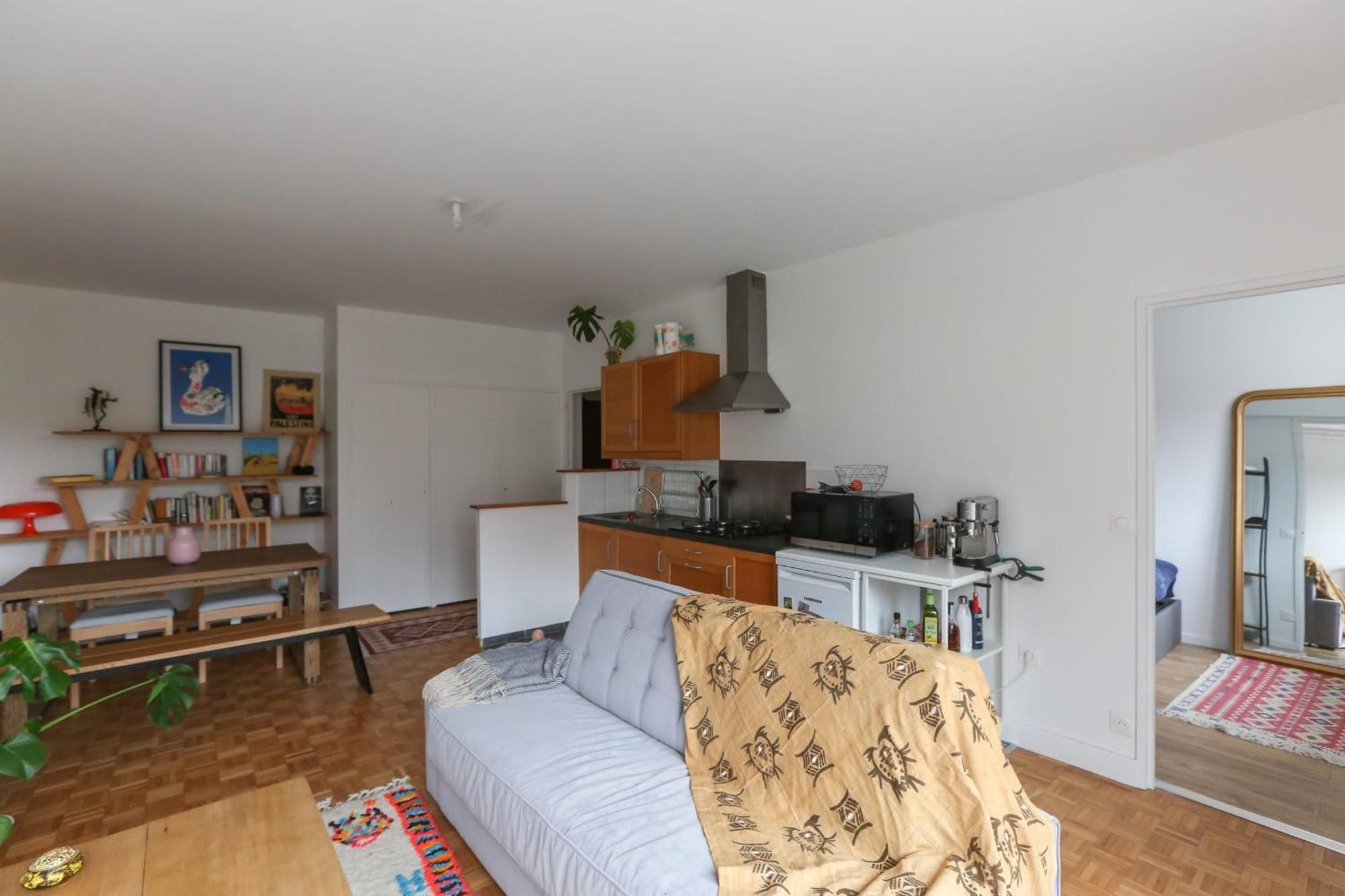 Apartment Charming In Buttes Chaumont Paris